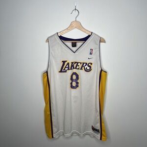Vintage Los Angeles Lakers Basketball Jersey Mens 2XL NBA Kobe Bryant 8 Nike